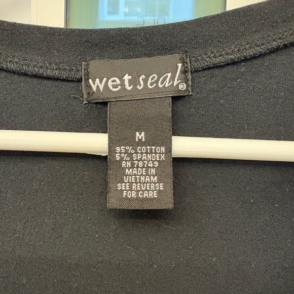 Wet Seal black short sleeve vneck top teens women's size Medium - Picture 6 of 7